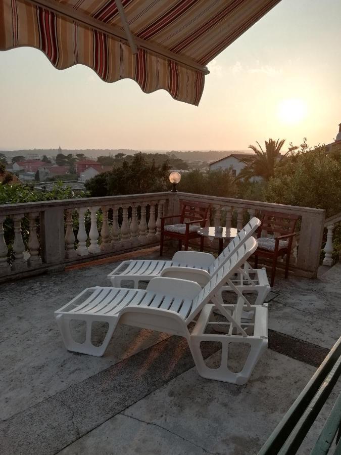 Feel Good Apartment Banjol Екстериор снимка