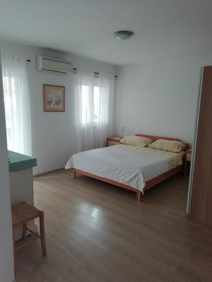 Feel Good Apartment Banjol Екстериор снимка